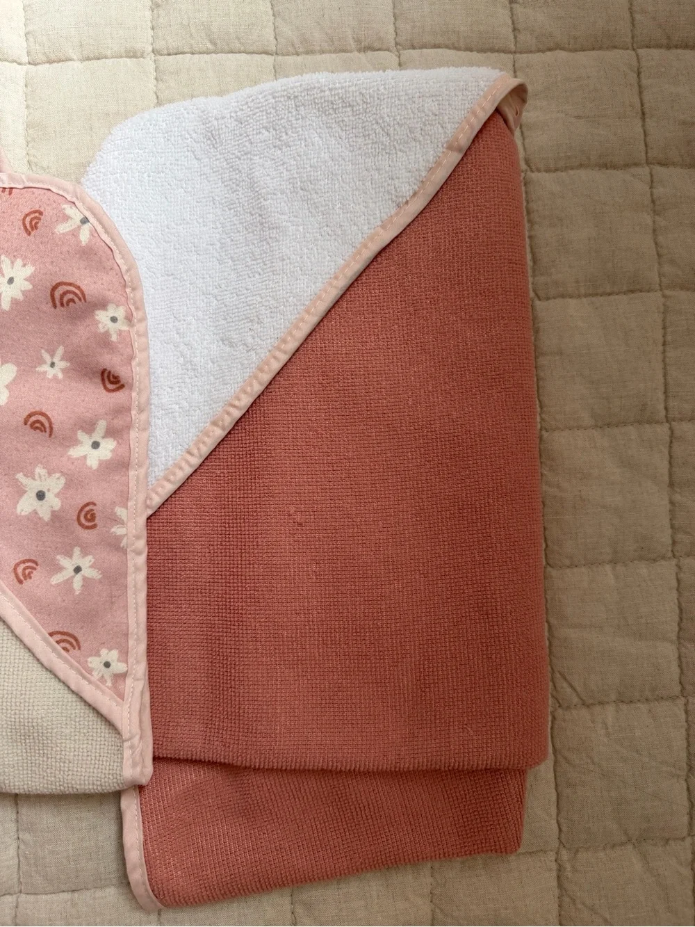 S/4 Hooded Baby Towels Set - Soft and Plush in Pink, Blush, Cream, Coral